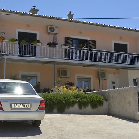 Apartment Lana Сен Екстериор снимка